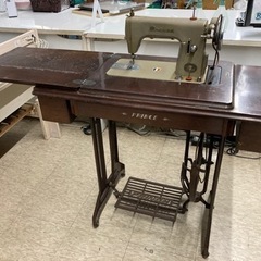 [ジャンク品] 昭和レトロ プリンス ミシン台 ※107719