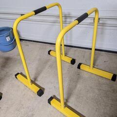 ディップスバー（トレーニング器具）