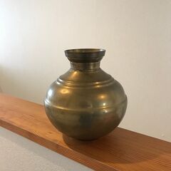 【インド】真鍮製の水壺 インテリア アンティーク風 エスニック アジアンの画像