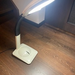 決まりました☆ HITACHI 蛍光灯卓上スタンドの画像