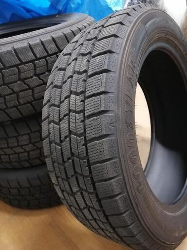 スタッドレスグッドイヤー215/55 R17