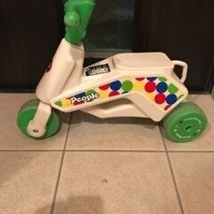 子供用三輪車の画像