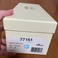 箱付き　コーチ　ピンク　サンダルの画像