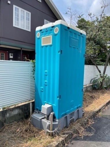 仮設トイレ