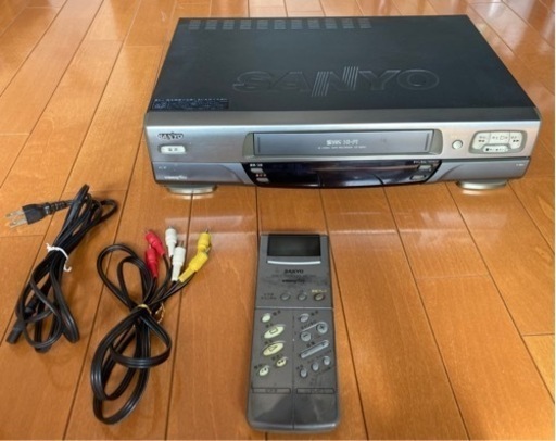 S-VHSビデオデッキ