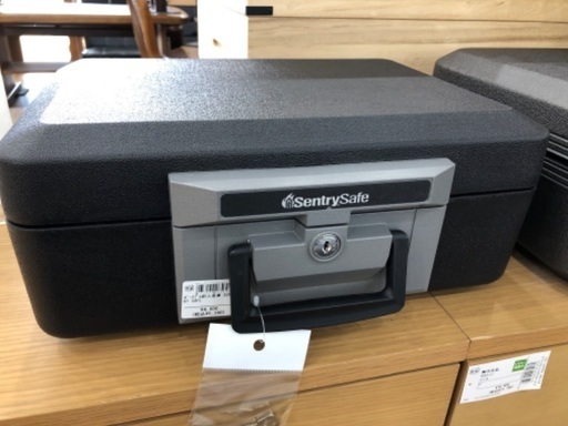 ポータブル耐火金庫　SENTRY SAFE