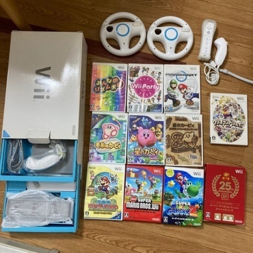 【超美品】Wii 本体・リモコン×2・ヌンチャク×2・ハンドル×2 名作ソフト多数　まとめて