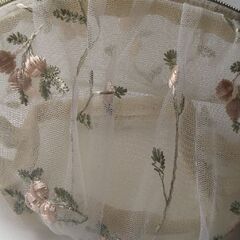 新品未使用チュールレースシェル型ポーチの画像