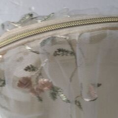 新品未使用チュールレースシェル型ポーチの画像