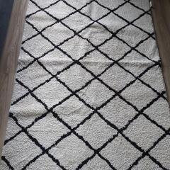 ニトリ　やわらかシャギーラグの画像