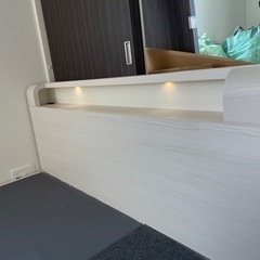 ダブルベッド　引き出し付き　枠のみ
