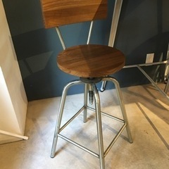 背もたれ付きハイスツール1脚（未開封新品）