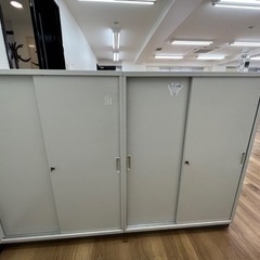 スチール棚2台 クリーム色の画像