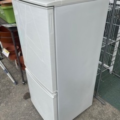 洗濯機とセット★中古★SHARP 137L 冷蔵庫 【SJ-D14C-S】 洗濯機とセット☆中古☆SHARP 137L 冷蔵庫 【SJ-D14C-S】