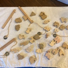 木のおもちゃ　お魚釣り　動物もいます。