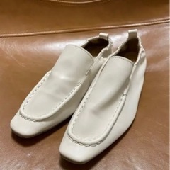 ティティベイト titivate ソフトギャザーローファー （エクリュ）の画像