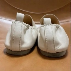 ティティベイト titivate ソフトギャザーローファー （エクリュ）の画像