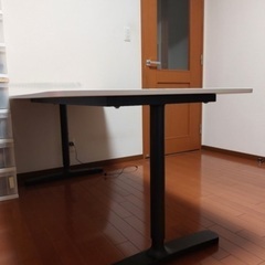 イケア　IKEA BEKANT ベカント テーブル　デスク