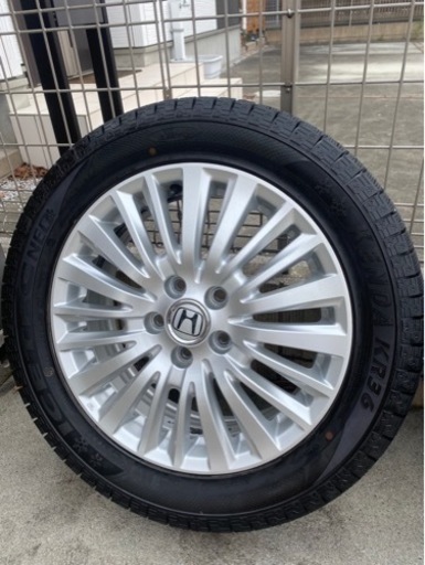 スタッドレス4本セット　215/55R17  タイヤホイール付　ステップワゴン等