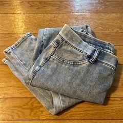 ユニクロ　デニムレギンスMの画像