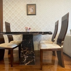 ダイニング＆椅子四脚の画像