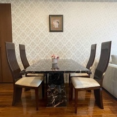 ダイニング＆椅子四脚の画像