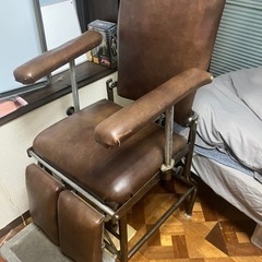 アンティーク　歯科の椅子