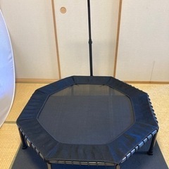 折りたたみトランポリン大人〜子供／持ち手付き！