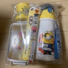 【新品】ミニオン　ランチセット　+ トイストーリー　レジャーシートの画像