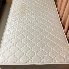 ベッド（マットレス付き）※一時募集終了します
