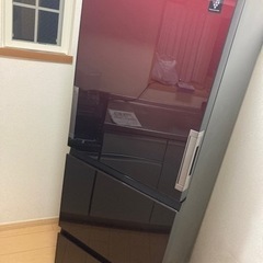 ★良品　SHARP 大型冷蔵庫　グラデーションレッド　両開き