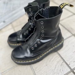 Dr.Martens 8ホール JADON センタージップの画像