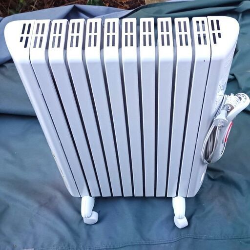 ★お届け可！★ デロンギ　オイルヒーター TRS1015ECF　4畳～10畳対応
