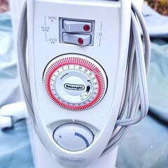 ★お届け可！★ デロンギ　オイルヒーター TRS1015ECF　4畳～10畳対応の画像