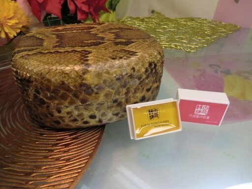 ★★9.500円　現品販売沖縄三線専用蛇皮強化(二重張)チーガと滑り止め松脂セット