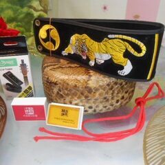 現品販売 12.000円沖縄三線専用蛇皮強化(二重張)チーガ、