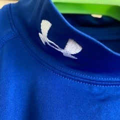 ［決まりました］値下げしました。アンダーアーマー　アンダーシャツ　長袖