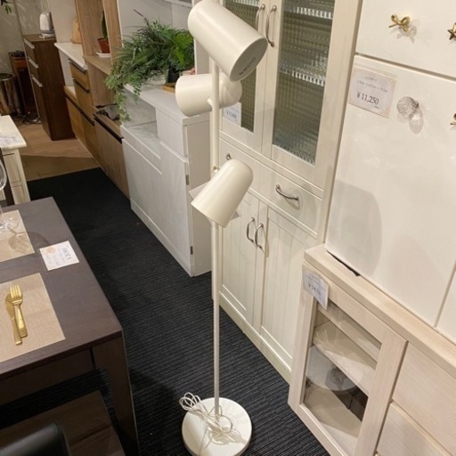 IKEAスタンドライト