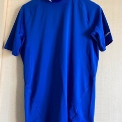 値下げしました。アンダーアーマー　アンダーシャツ半袖の画像