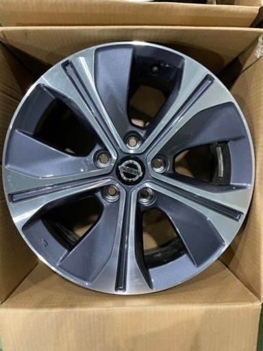 【送料込み】日産　キックス　17X6.5J 純正アルミホイール