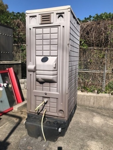 仮設トイレ