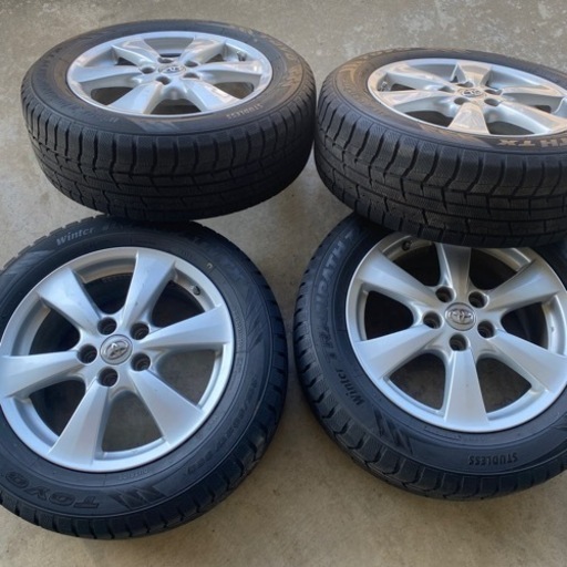 スタッドレスタイヤ　215 60r 17 エスティマ