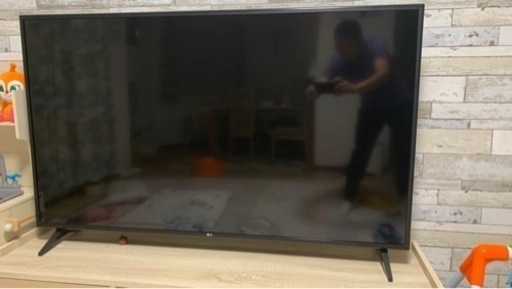 テレビ　60インチ　LG