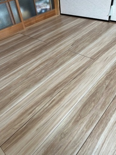 ダイケン　　　フローリング床材　　ペカン柄