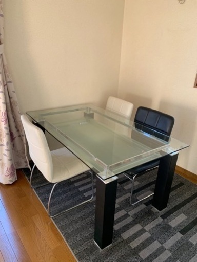 ニトリ ダイニングテーブル4点、絨毯セット