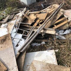 木材いかがでしょうか？　キャンプファイヤーに　野焼きに　まき等に。  長期放置して肥料などに。の画像