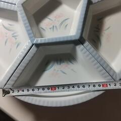 おせち、団欒に！回転台付き 陶器セットの画像