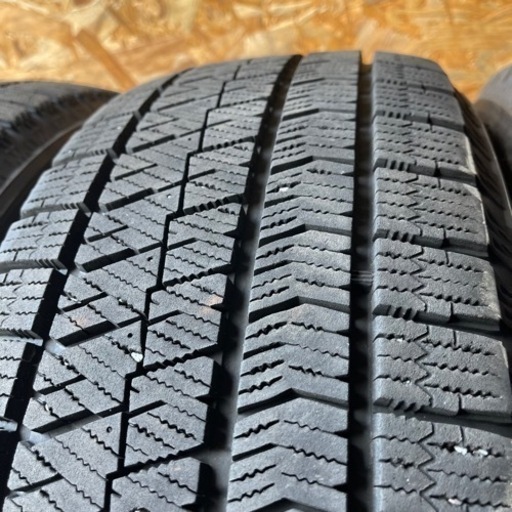 極上タイヤ　BRIDGESTONE ブリヂストン　ブリジストン　VRX2 215/60R17 スタッドレス タイヤ　2018年製2本2