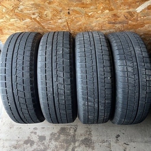 BRIDGESTONE REVOGZ 215/60R17 スタッドレス  タイヤ　2015年製