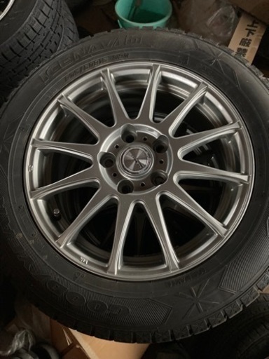 スタッドレスタイヤ4本セット　205/60/R16